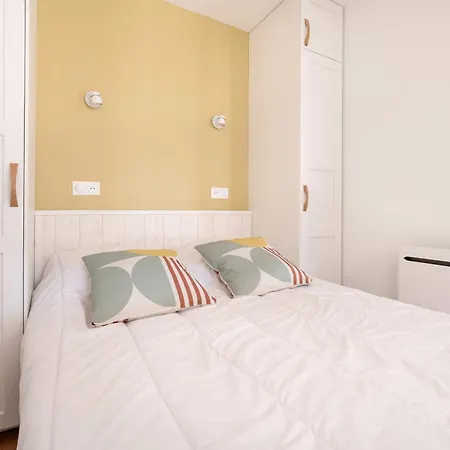 à 220m De La Plage, Avec Terrasse Pour 3 *