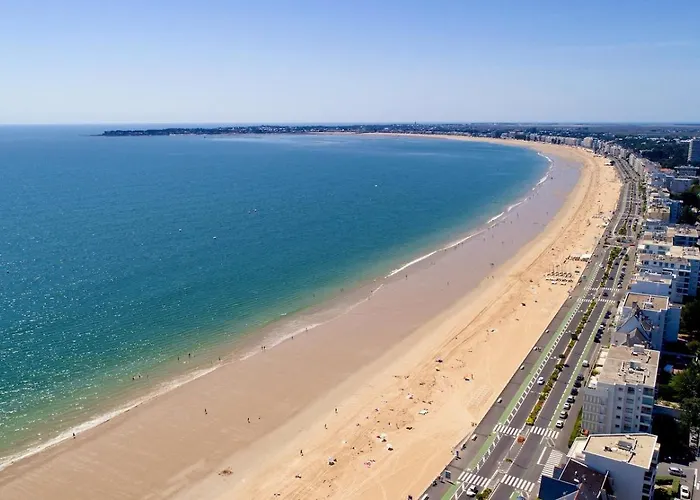 A 220m De La Plage, Avec Terrasse Pour 3 *