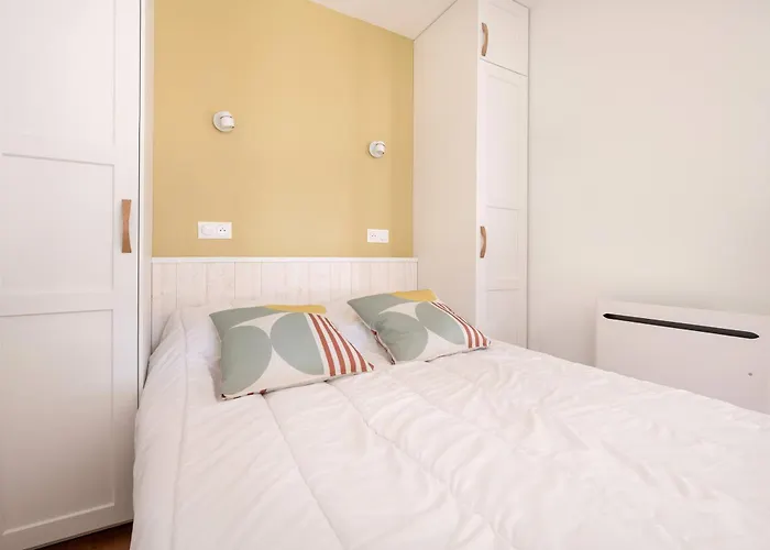 à 220m De La Plage, Avec Terrasse Pour 3 *